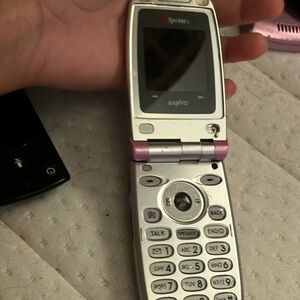 I am selling a play phone